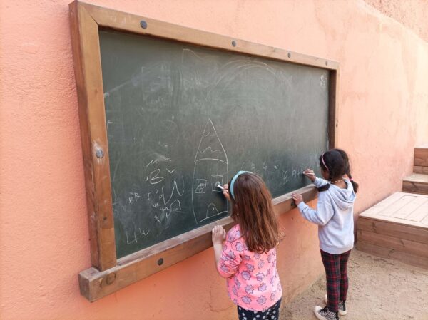 PISSARRA PER AULA A L'EXTERIOR