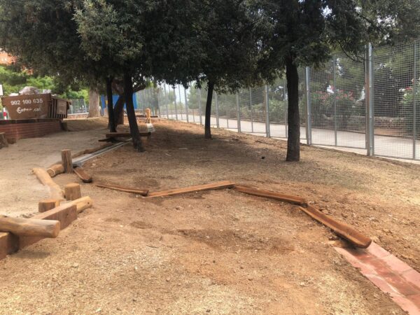 CANAL D'AIGUA DE MAÓ MASSÍS AMB LLOSA DE CIMENT ARMAT