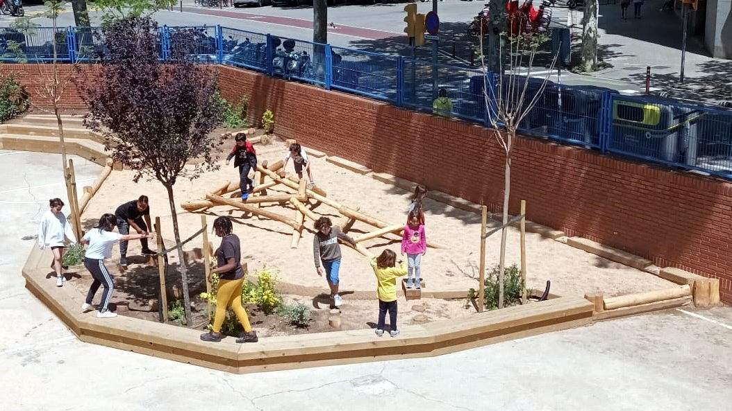 Escuela Antoni Brusi Milanta PATIOS ESCUELA INFANTIL Y PRIMARIA