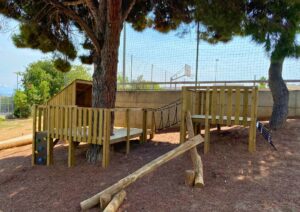 caseta de fusta pel pati escolar - milanta