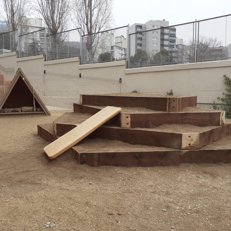 MUNTANYA DE TRAVESSA TRINITAT NOVA DE QUATRE PISOS